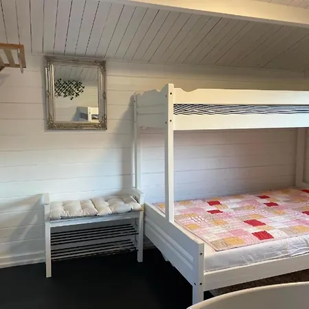 Nice Apartment With1 Bedroom Separate Living Room With A Sofa Bed And A Tiny Kitchen A Bathroom Located In Nordstrand Near By The Sea For 3 Guests With A Garden And Grill 5 Extra Guests With Extra Cost In The Cabin With Sea View Just Outside The Apar Oslo Extérieur photo