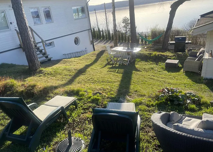 Nice Apartment With1 Bedroom Separate Living Room With A Sofa Bed And A Tiny Kitchen A Bathroom Located In Nordstrand Near By The Sea For 3 Guests With A Garden And Grill 5 Extra Guests With Extra Cost In The Cabin With Sea View Just Outside The Apar