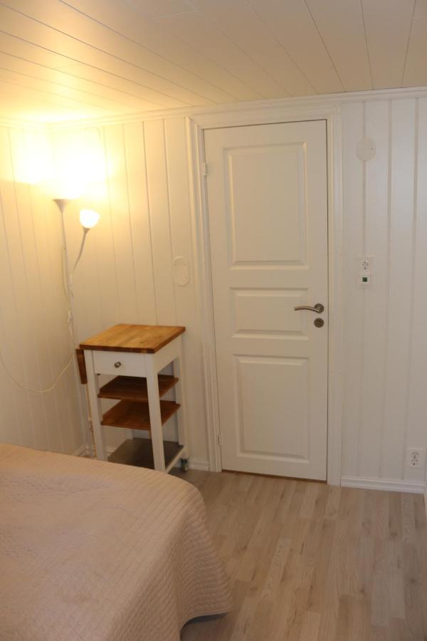Appartement With1 Bedroom Separate Living With A Sofa Bed And A Tiny Kitchen A Bathroom Located In Nordstrand Near By The Sea For 3 Guests With A Garden And Grill 5 Extra Guests With Extra Cost In The With Sea View Just Outside The Apar *