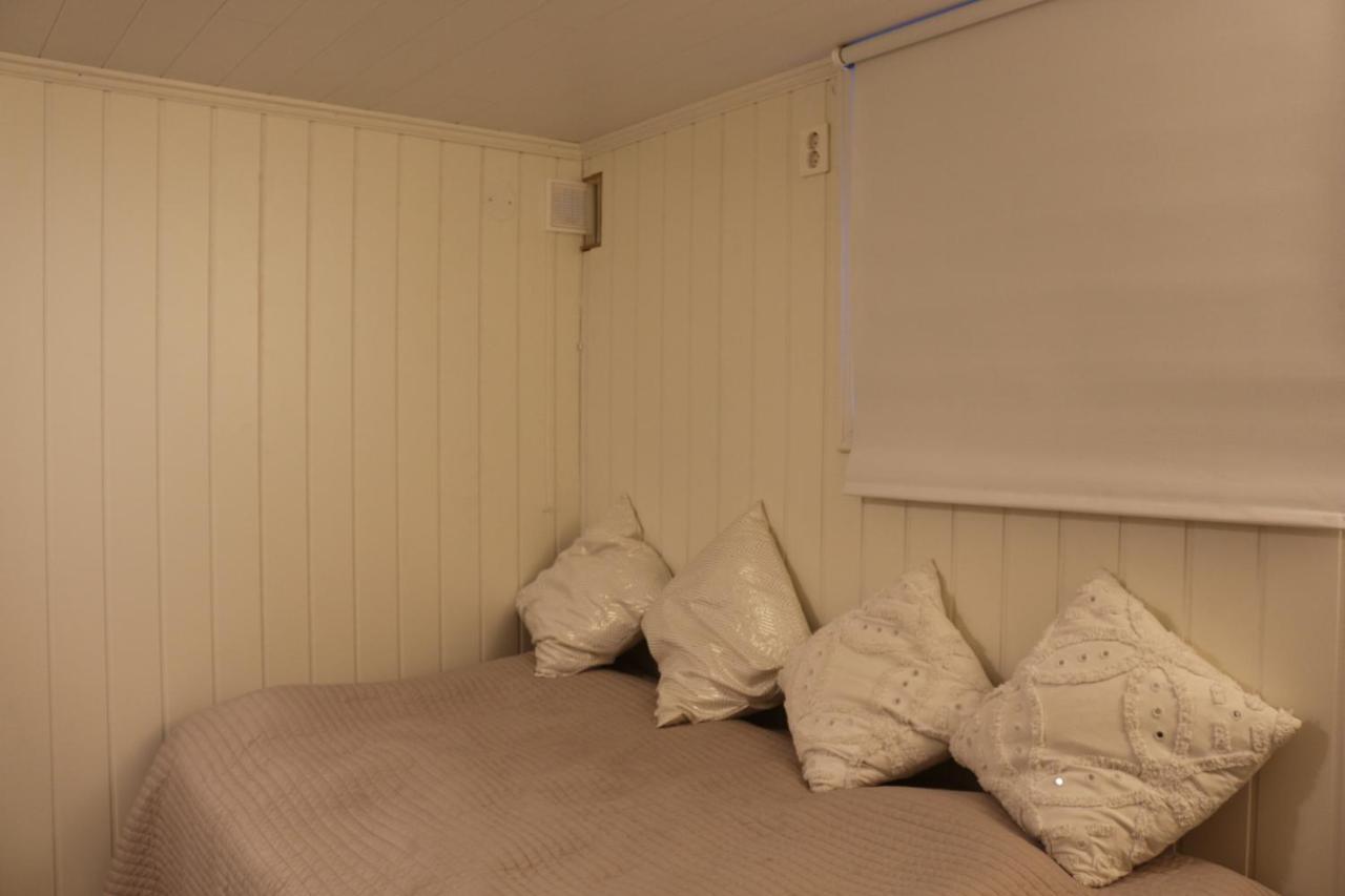 Appartement With1 Bedroom Separate Living With A Sofa Bed And A Tiny Kitchen A Bathroom Located In Nordstrand Near By The Sea For 3 Guests With A Garden And Grill 5 Extra Guests With Extra Cost In The With Sea View Just Outside The Apar