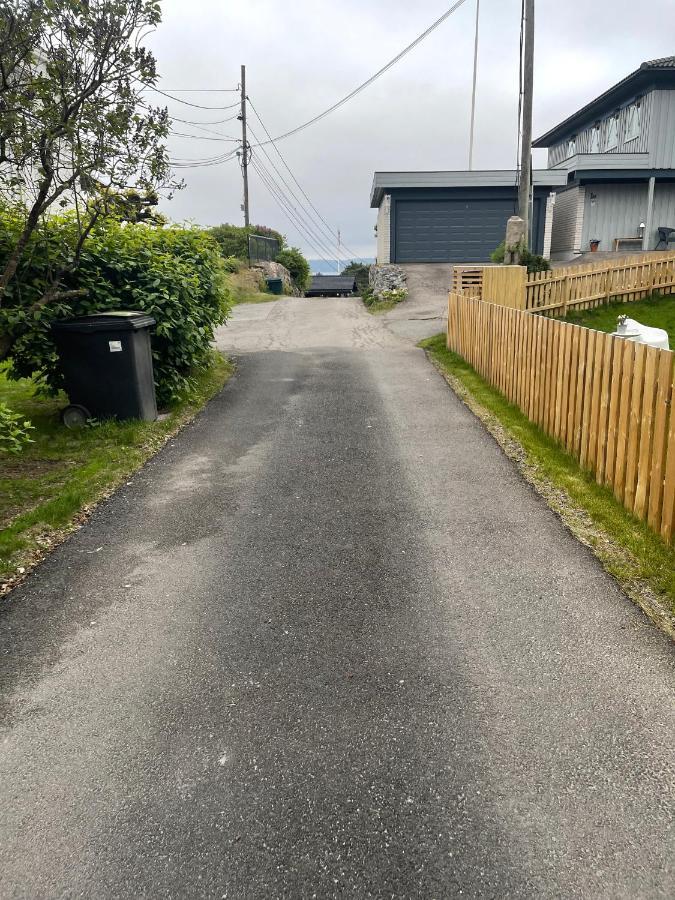 Appartement With1 Bedroom Separate Living With A Sofa Bed And A Tiny Kitchen A Bathroom Located In Nordstrand Near By The Sea For 3 Guests With A Garden And Grill 5 Extra Guests With Extra Cost In The With Sea View Just Outside The Apar Oslo