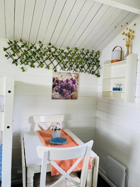 With1 Bedroom Separate Living With A Sofa Bed And A Tiny Kitchen A Bathroom Located In Nordstrand Near By The Sea For 3 Guests With A Garden And Grill 5 Extra Guests With Extra Cost In The With Sea View Just Outside The Apar Appartement
