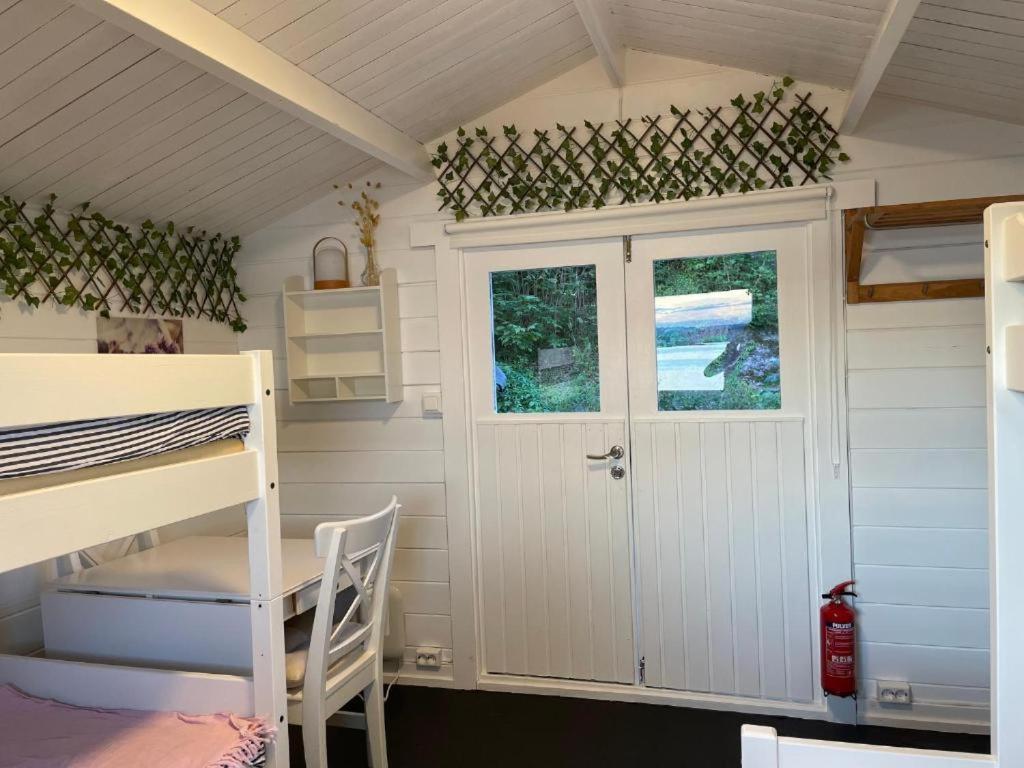 Apartamento With1 Bedroom Separate Living With A Sofa Bed And A Tiny Kitchen A Bathroom Located In Nordstrand Near By The Sea For 3 Guests With A Garden And Grill 5 Extra Guests With Extra Cost In The With Sea View Just Outside The Apar *