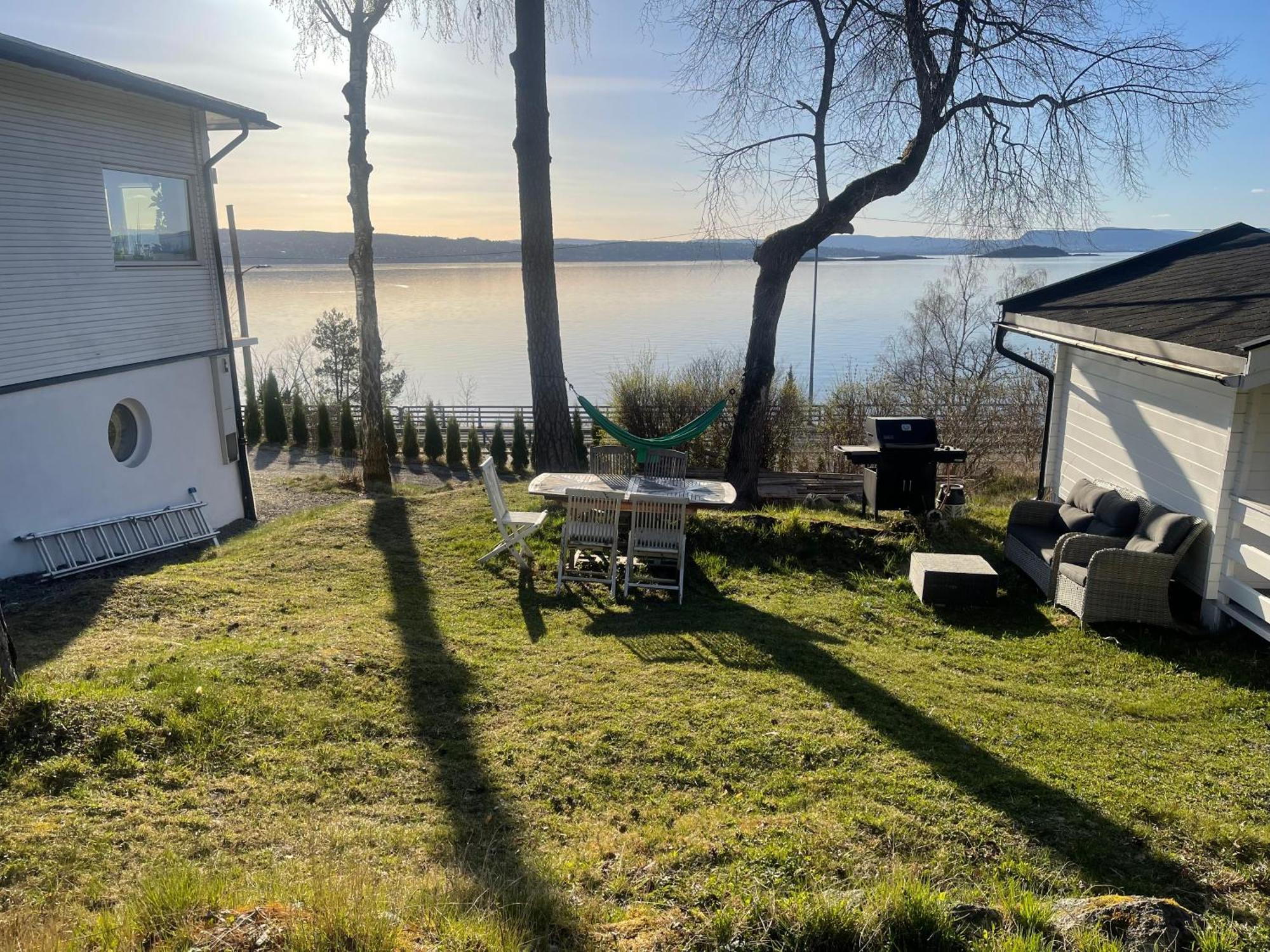 Apartamento With1 Bedroom Separate Living With A Sofa Bed And A Tiny Kitchen A Bathroom Located In Nordstrand Near By The Sea For 3 Guests With A Garden And Grill 5 Extra Guests With Extra Cost In The With Sea View Just Outside The Apar